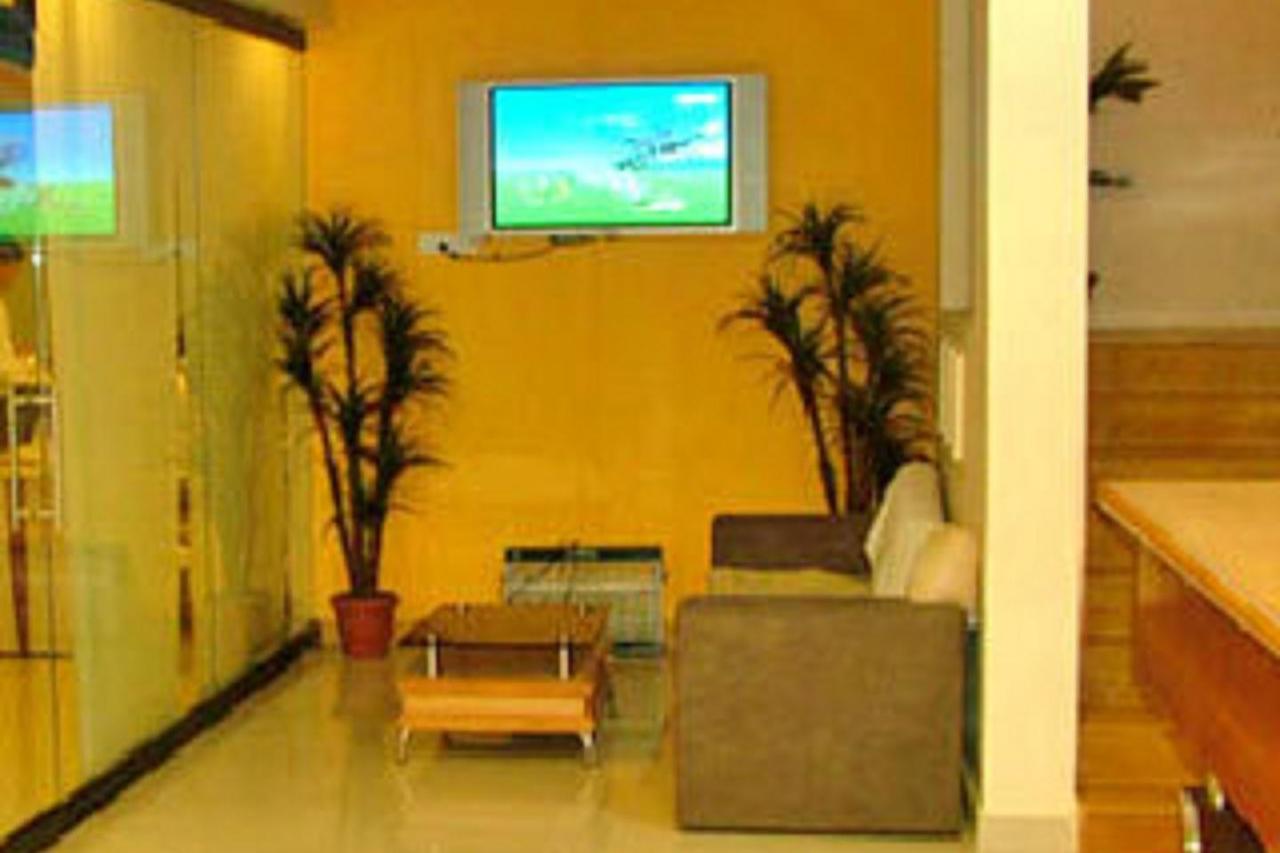 Dwaraka Residency Hotell Kākināda Exteriör bild